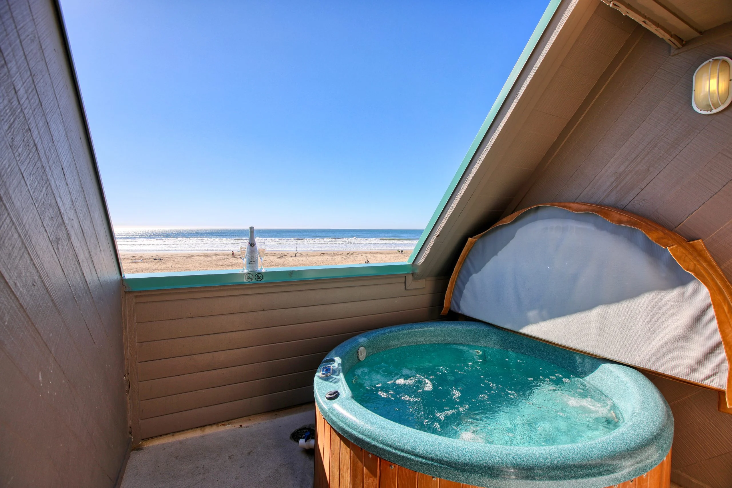 SeaVenture Hotel | Corner Ocean View Room - Hot Tub